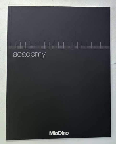 ACADEMY , CATALOG AL FIRMEI ITALIENE  ' MioDino '   de ARHITECTURA ,   DESIGN  , MOBILIER PENTRU BIROURI , TEXT IN ITALIANA SI ENGLEZA , 2006