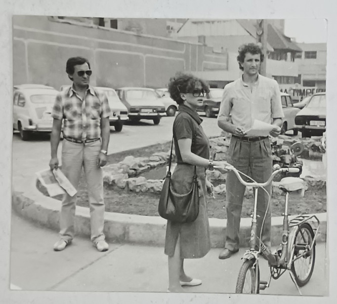 ACTORII SERBAN IONESCU si VIRGINIA MIREA , IN TIMPUL UNEI FILMARI , FOTOGRAFIE , 1985