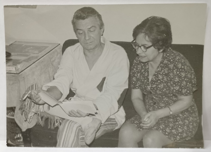 ACTORUL STEFAN TAPALAGA si VICTORIA COJOCARU , CABINIERA SEFA , CITIND , TEATRUL DE COMEDIE , FOTOGRAFIE , ANII ' 80