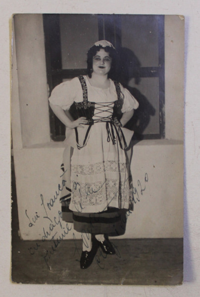 APRILIANA MATEESCU IN ' BARBIERUL DIN SEVILLA ' , FOTOGRAFIE CU DEDICATIE * TIP CARTE POSTALA  , COLECTIA GEORGE FRANGA ,NECIRCULATA ,  PERIOADA INTERBELICA