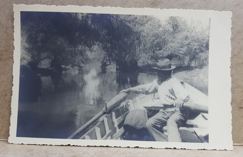 BALTILE BRAILEI , PESCAR IN BARCA ,  PE COROTISCA , FOTOGRAFIE TIP CARTE POSTALA , MONOCROMA, NECIRCULATA , DATATA 1 MAI 1934