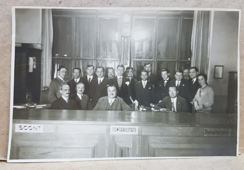 BANCA NATIONALA BRAILA , FOTOGRAFIE DE GRUP CU FUNCTIONARI IN SEARA REVELIONULUI LA GHISEU , TIP CARTE POSTALA , MONOCROMA, NECIRCULATA , DATATA 1930