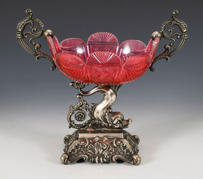 Bomboniera Biedermeier din argint si cristal colorat in masa, cca 1850