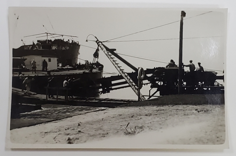 BRAILA , MUNCITORI IN PORT , NR. 6 , FOTOGRAFIE DE MICA DIMENSIUNE , INTERBELICA