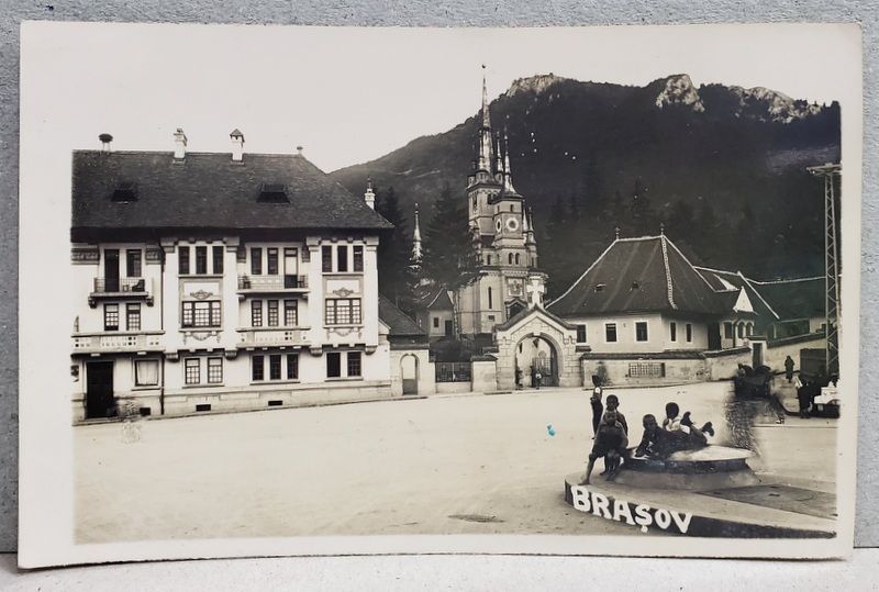 BRASOV , BISERICA SFANTULNICOLAE - SCHEI , FOTOGRAFIE DIN PIATETA , TIP CARTE POSTALA , INTERBELICA