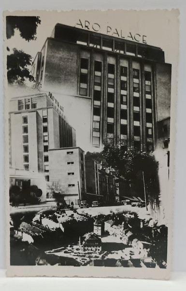 BRASOV , HOTELUL ARO PALACE si PIATA SFATULUI , FOTOMONTAJ , CARTE POSTALA  ILUSTRATA , 1943