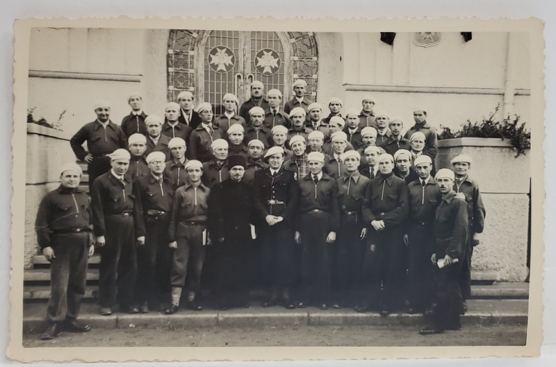 BREAZA , CENTURIA VI STRAJERI , FOTOGRAFIE DE GRUP IN FATA CLADIRII  CENTRULUI DE INDRUMARE , CARTE POSTALA , 1939