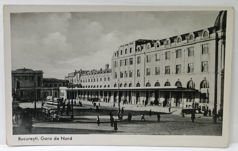 BUCURESTI , GARA DE NORD , INTRAREA DINSPRE CALEA GRIVITEI , FOTOGRAFIE FORMAT CARTE POSTALA  , PERIOADA  INTERBELICA