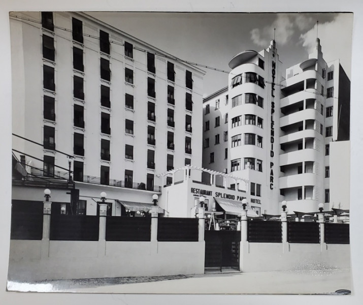 BUCURESTI , HOTELUL SPLENDID PARC , ARHITECT ARGHIR CULINA , STRADA STIRBEI VODA , DISTRUS LA BOMBARDAMENTUL DIN 1 APRILIE , 1944 , FOTO W. WEISS , ANII '40