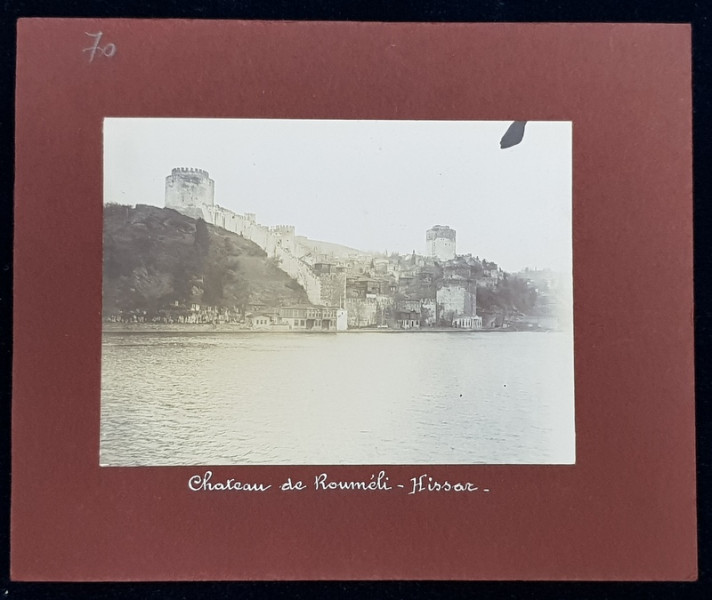 CASTELUL RUMELIHISARI  - VEDERE GENERALA DE PE MARE , ISTANBUL , FOTOGRAFII LIPITE PE PASPARTU DIN CARTON , FATA  - VERSO , MONOCROME , CCA . 1900