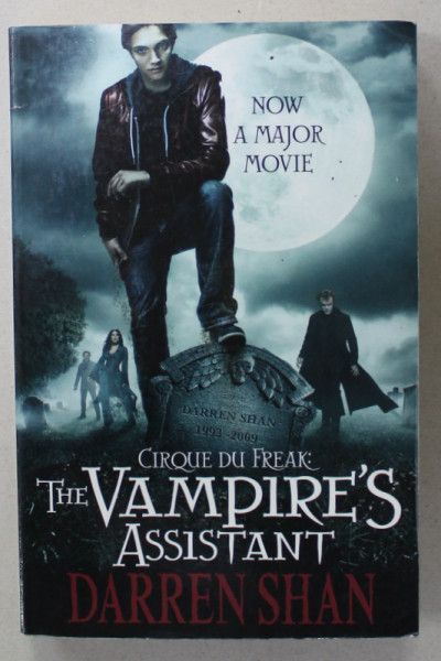 CIRQUE DE FREAK : THE VAMPIRE 'S ASSISTANT by DARREN SHAN , 2000