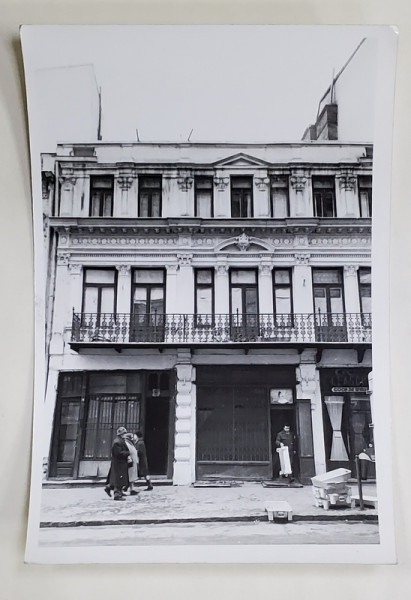 CLADIRE CU BALCON PE STRADA FRANCEZA , FOTOGRAFIE , ANII '70