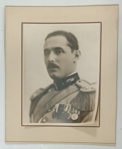 COLONEL ROMAN , CU DECORATII LA PIEPT SI  EPOLETI CU TREI STELE , FOTOGRAFIE  PORTRET , PERIOADA  INTERBELICA