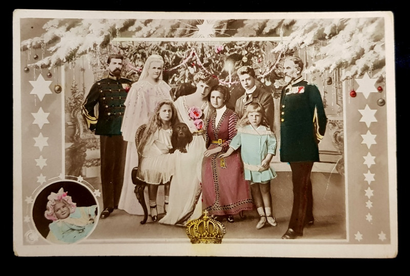 FAMILIA REGALA A ROMANIEI IN FATA BRADULUI DE CRACIUN , FOTOGRAFIE TIP CARTE POSTALA , POLICROMA , NECIRCULATA