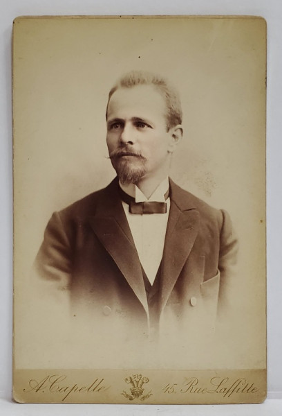 FOTOGRAF ALBERT CAPELLE , PARIS , PORTRETUL DOCTORULUI A. MARCU DIN CRAIOVA , FOTOGRAFIE CABINET , SFARSITUL SEC. XIX