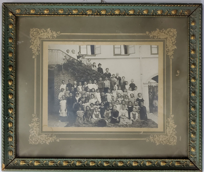 Grup de scolari - Fotografie perioada interbelica