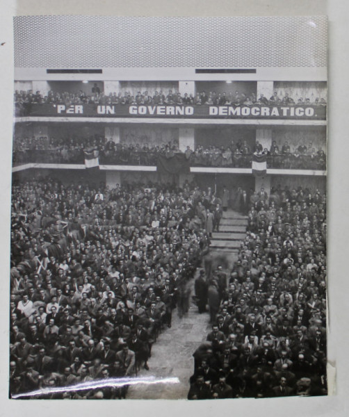 IMAGINE CU PARTICPANTI LA  CONGRESUL AL VIII - LEA AL PARTIDULUI COMUNIST ITALIAN , FOTOGRAFIE DE PRESA , 1956