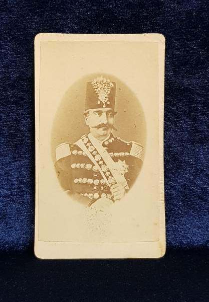 INALT OFITER OTOMAN , CU DECORATII , FOTOGRAFIE TIP C.D.V. , PE CARTON , MONOCROMA, SFARSITUL SECOLULUI  XIX