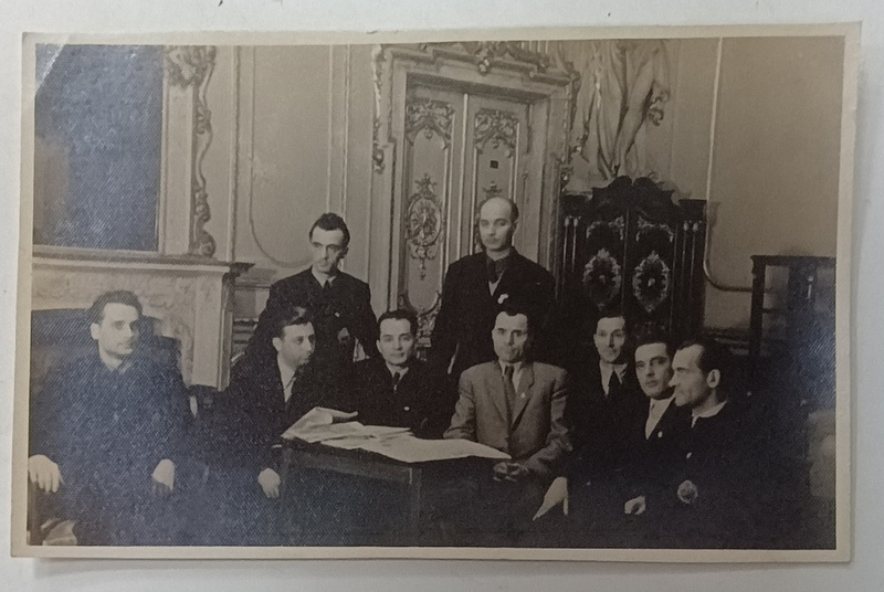 LENINGRAD , ECHIPA ROMANIEI LA CONCURSUL DE RADIOTELEGRAFIE , FOTOGRAFIE DE GRUP IN INTERIOR , 1954