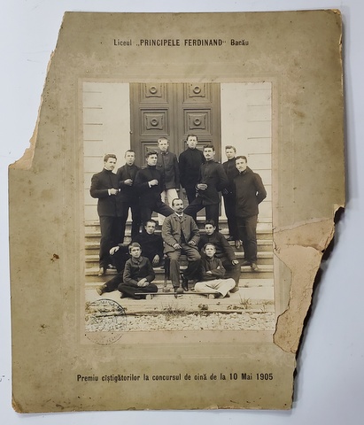 LICEUL '' PRINCIPELE FERDINAND '' BACAU , FOTOGRAFIE DE GRUP , ECHIPA DE OINA , CASTIGATOARE LA CONCURSUL DIN 10 MAI 1905
