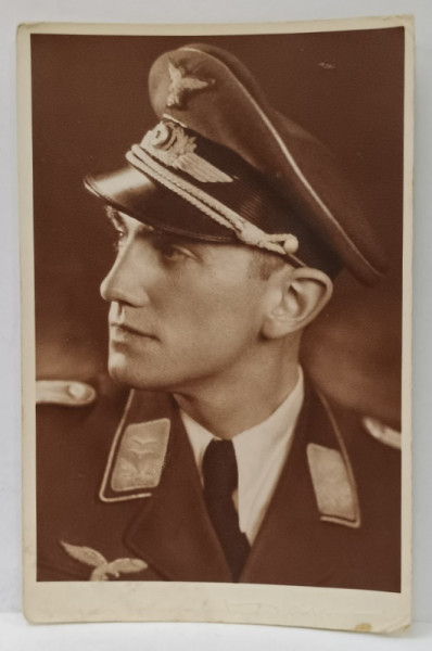 OFITER GERMAN DE AVIATIE , CU CHIPIU , FOTOGRAFIE CU DEDICATIE PE VERSO IN LIMBA GERMANA , FORMAT CARTE POSTALA , 1940