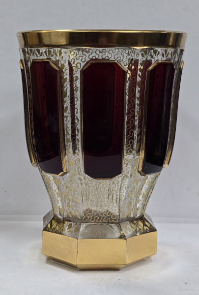 Pahar din cristal de Bohemia, decorat cu aur coloidal, Perioada Interbelica