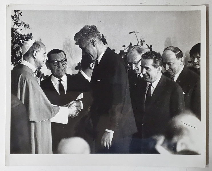 PAPA PAUL AL VI - LEA SI MINISTRUL DE EXTERNE AL ROMANIEI , CORNELIU MANESCU , LA SEDIUL O.N.U. , FOTOGRAFIE , ANII ' 60