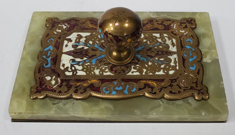 Prespapier din bronz aurit, decorat cu email policrom, montat pe marmura, Secol XIX