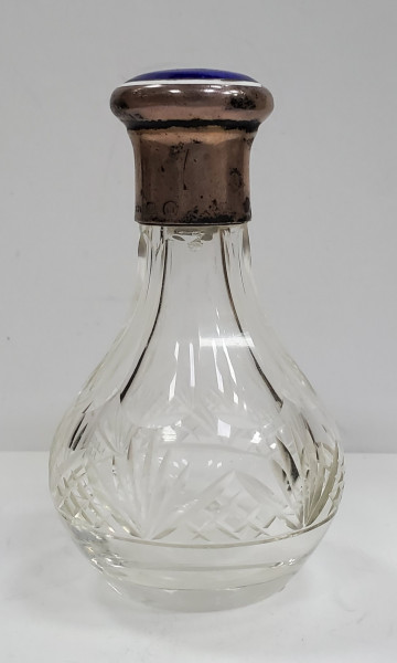 Recipient pentru parfum cu montura din argint, Secol 19