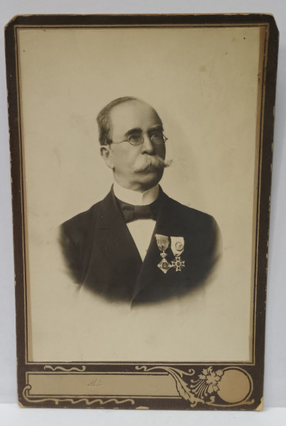 ROMANIA , DOMN IN TINUTA DE GALA , CU DOUA DECORATII  LA PIEPT , FOTO CABINET , 1904