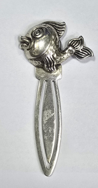 Semn de carte din argint, decorat cu peste, Secol XIX