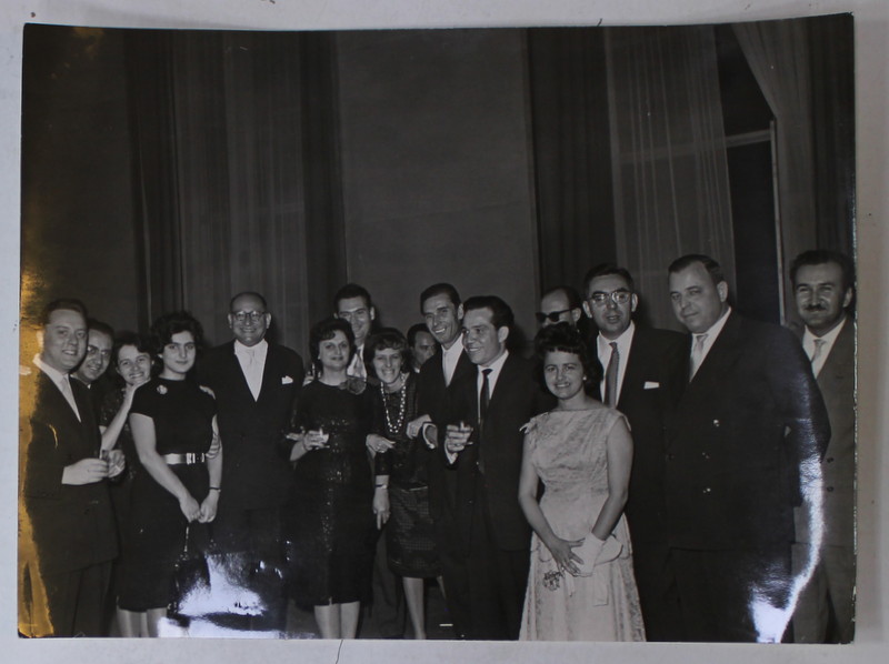 SESIUNEA A XVII -A A C.E.E. , O.N.U. , GENEVA , FOTOGRAFIE DE GRUP LA UN DINEU , APRILIE 1962