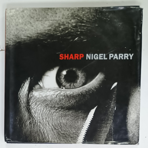 SHARP NIGEL PARRY , introduction by LIAM NEESON , ALBUM  DE FOTOGRAFIE , 2000 , PREZINTA PETE SI HALOURI DE APA *