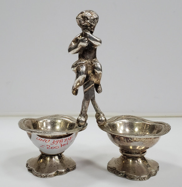 Solnita argintata, decorata cu amoras, Secol XX