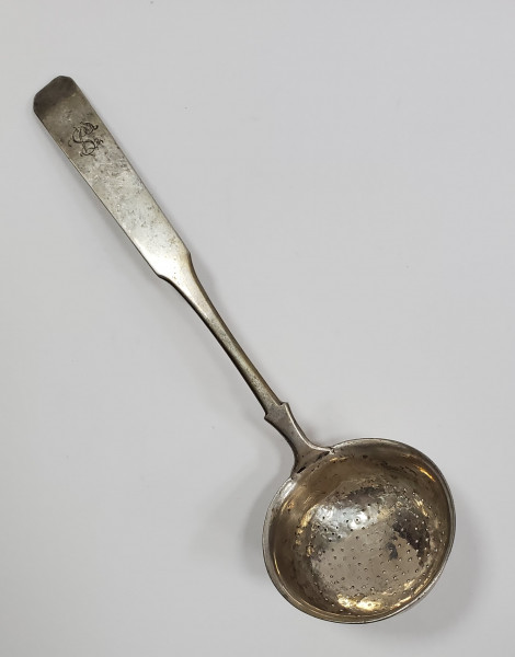 Strecuratoare din argint, marcaj 12, initiale de mester, Romania, Secol XIX