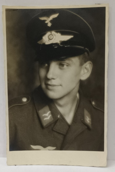 TANAR OFITER GERMAN DE AVIATIE , CU CHIPIU , PHOTO. W. PFLANZ , LINZ , FOTOGRAFIE FORMAT CARTE POSTALA
