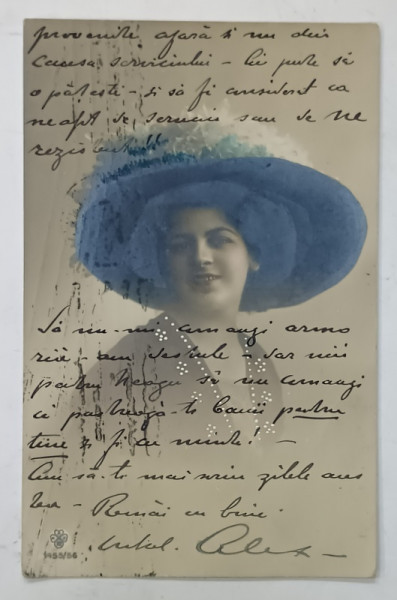 TANARA CU PALARIE CU PENE , FOTOGRAFIE , FORMAT CARTE POSTALA , 1912
