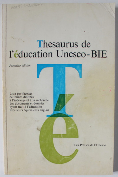 THESAURUS DE L ' EDUCATION UNESCO - BIE , 1974