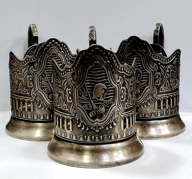 Trei suporturi din metal argintat, jubiliare, 100 ani de la nasterea lui Vladimir Lenin.