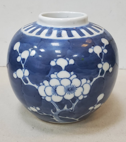 Vas din portelan pictat, China, cca 1900