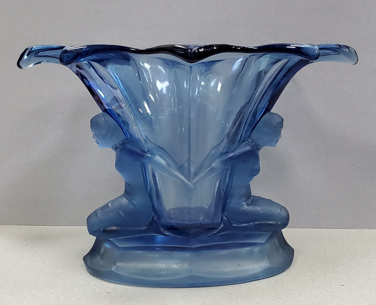 Vaza din sticla, Art Deco, decorata cu nuduri feminine ,Secol XX