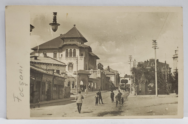 VEDERE DIN FOCSANI , IN STANGA : TERASA RESTAURANTULUI ' CARUL CU BERE ' , CARTE POSTALA , 1918